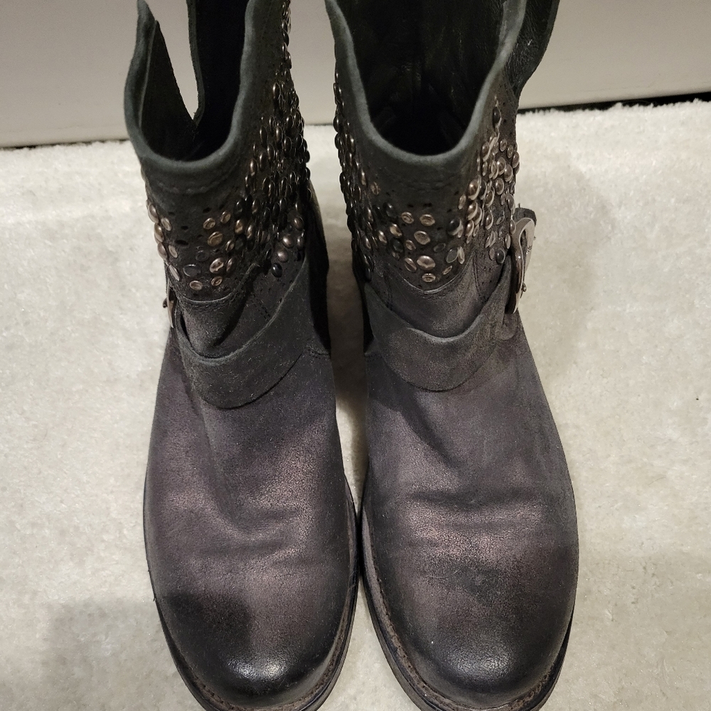 Frye Veronica Deco Short Leather Boot size 9
